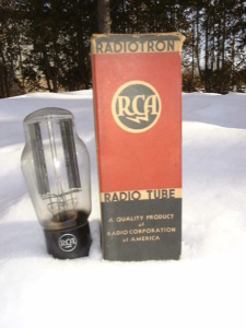 Transmitter_logo_and_RCA_Tube_002